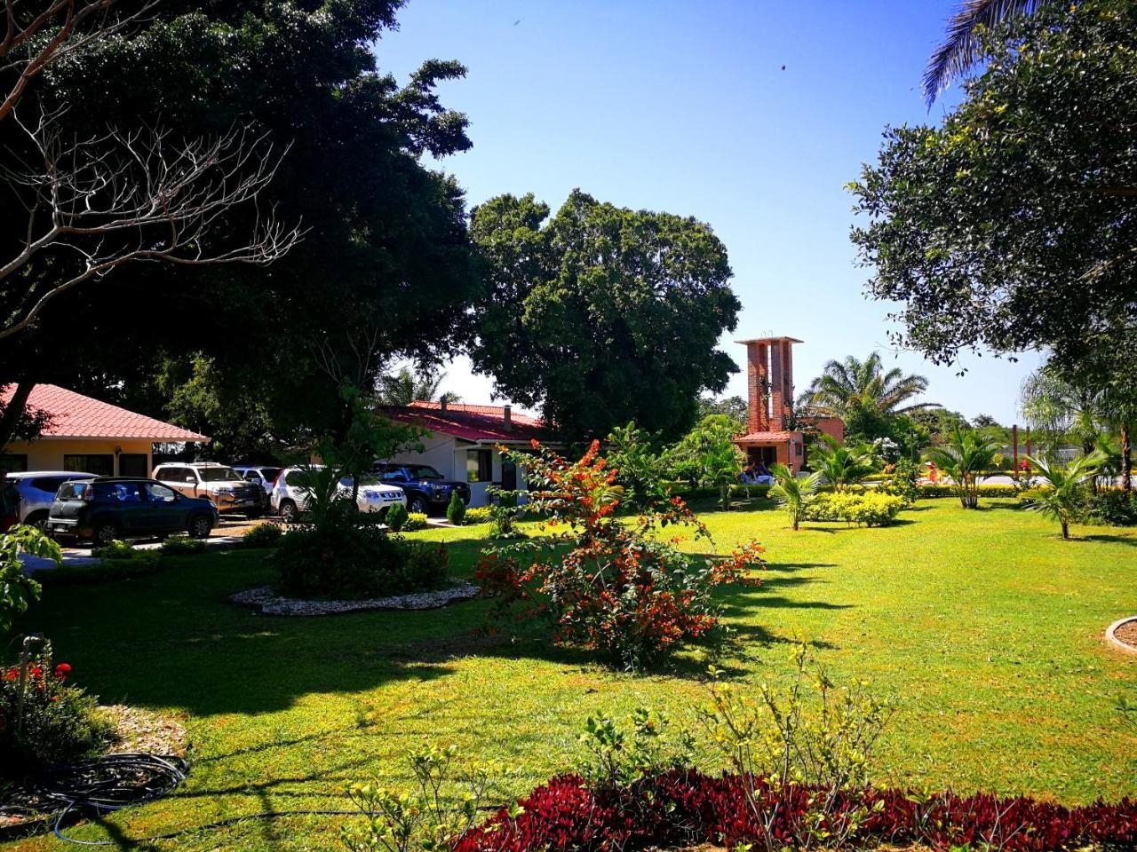 Los Jazmines Hotel Resort Warnes Buitenkant foto
