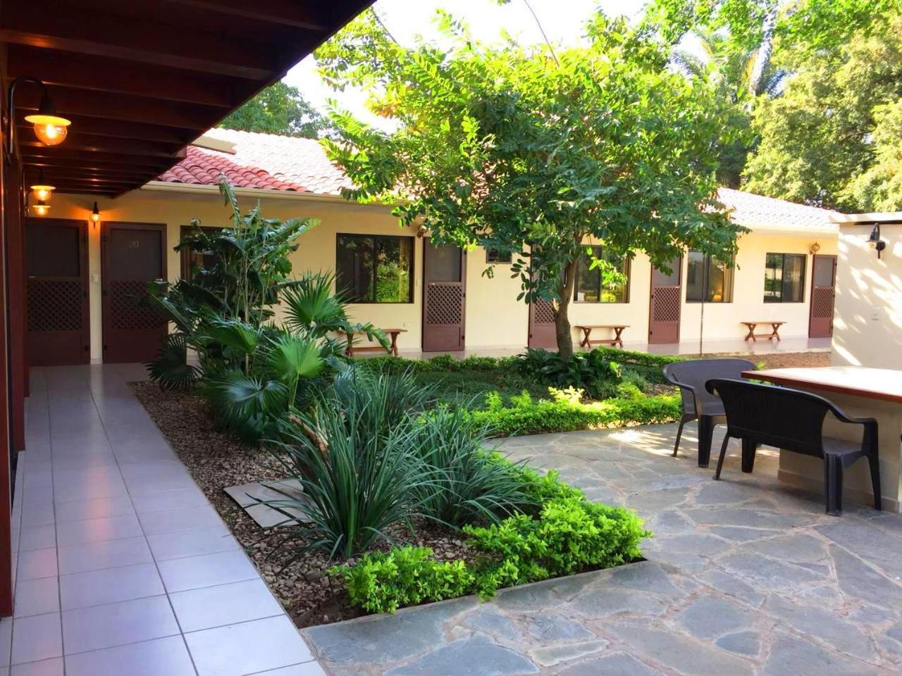 Los Jazmines Hotel Resort Warnes Buitenkant foto